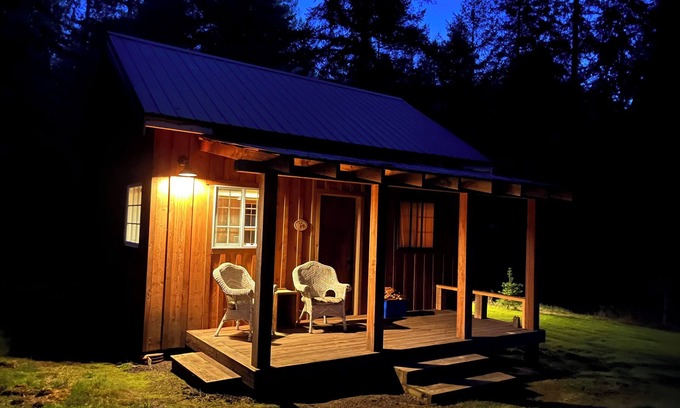 Hockinson Cabin | Tranquil cabin with WiFi in Brush Prairie