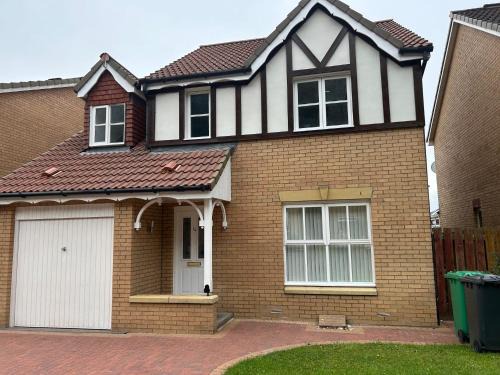Dalgety Bay Villa | Tranquil Coastal Getaway Home