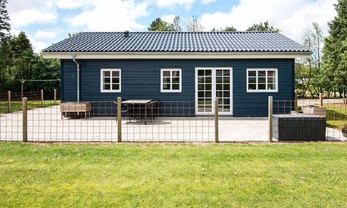 Ansager House | Tranquil Cottage near Kvie Lake-By Traum