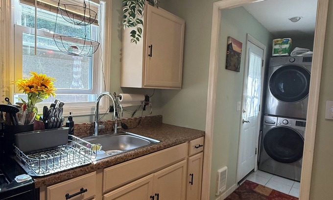 New Fairfield House | Tranquil Cottage Haven Steps from Ball Pond & Putnam Lake