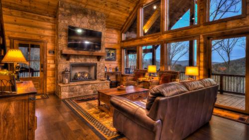 Raccoon Ridge House | Tranquil Escape of Blue Ridge