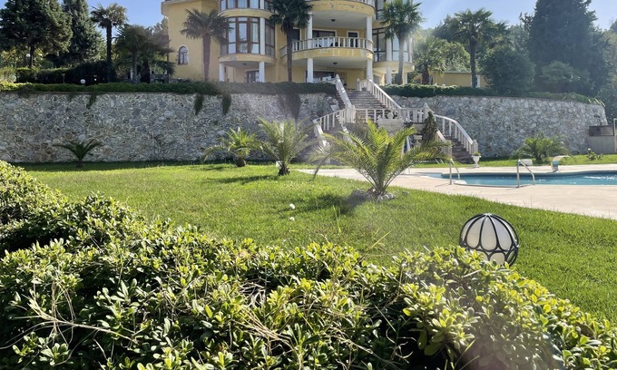 Altinova House | Tranquil Escape; Spacious Farmhouse in Yalova