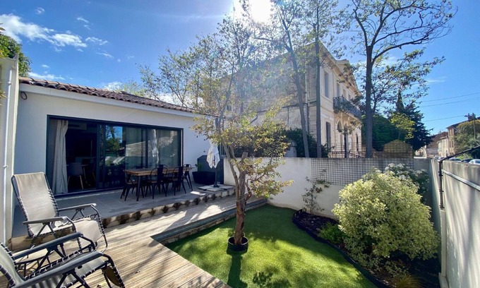 Bouzigues House | Tranquil Getaway in Bouzigues - 3* Villa Near Beach and Shops