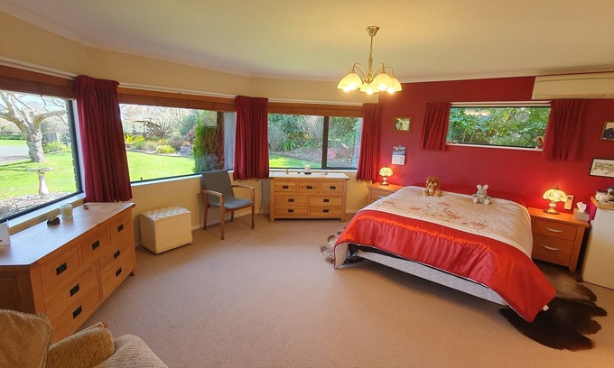 Tikitere House | Tranquil in Rotorua, Lifestyle home,