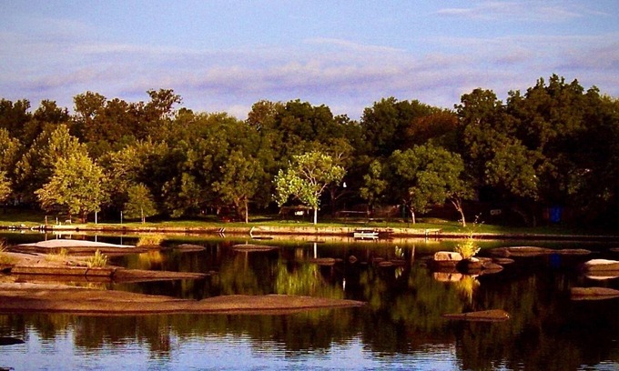 Burnet House | Tranquil Lake LBJ getaway! No boat traffic. Swim, Kayak, SUP & Fish in Peace! ❤️🦮