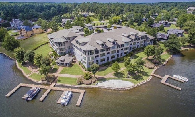 Lake Oconee Condo | Tranquil Lakefront Paradise on Lake Oconee! Beautiful 2 Bedroom Condo