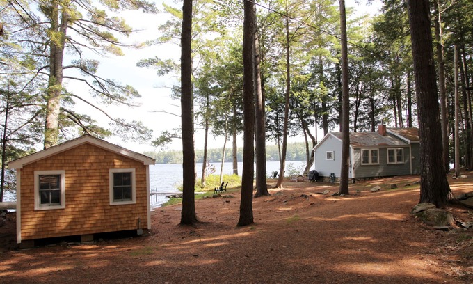 Searsmont House | Tranquil Lakeside Cabin