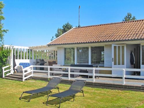 Dannemare House | Tranquil Oasis in Hummingen-By Traum