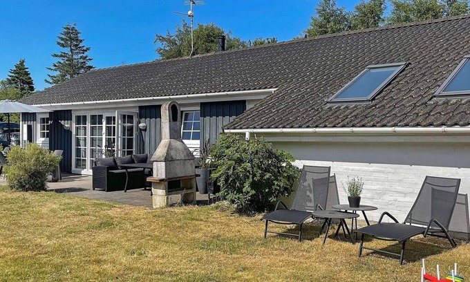 Ørsted House | Tranquil Oasis with Pool - By Traum Ferienwohnungen