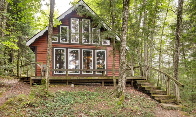 Hill Cabin | Tranquil Ogema Vacation Rental w/Lake Views!