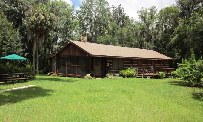 Edgar House | Tranquil outdoor paradise in the Ocala National Forest
