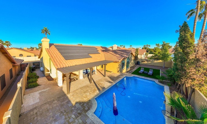 Island at Ocotillo House | Tranquil Retreat at Ocotillo, 4BD, 2.5BA, Huge Pool With Heater, and Pool Table.