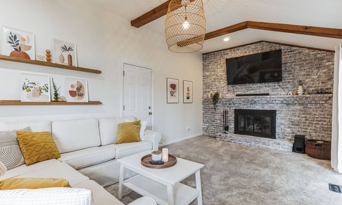 Cherry Hill House | Tranquil Retreat in Cherry Hill located near Philadelphia, PA