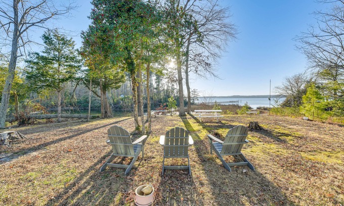 Weems House | Tranquil River House w/ Grill & Views, Near Town!