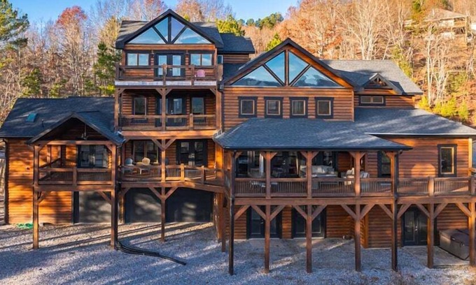 Blairsville Cabin | Tranquil Stays - Stunning Mountain Views | Hot Tub | Luxury Home