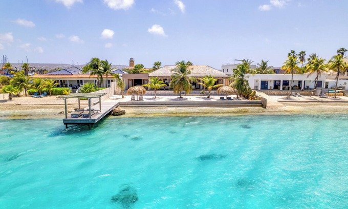 Playa Villa | Tranquil villa with private beach & pier on Something Special dive spot