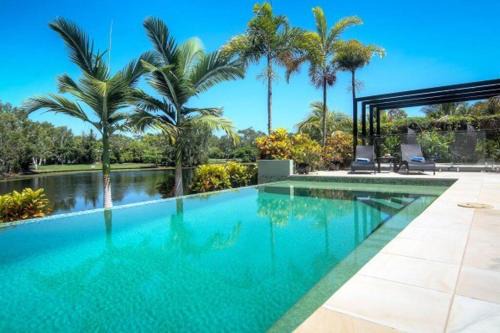 Port Douglas House | Tranquility by the Lake - Luxury Home Port Douglas