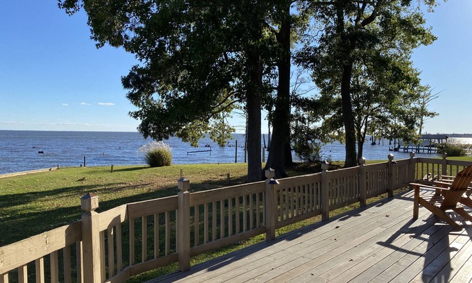 Hertford House | Tranquility on the Sound