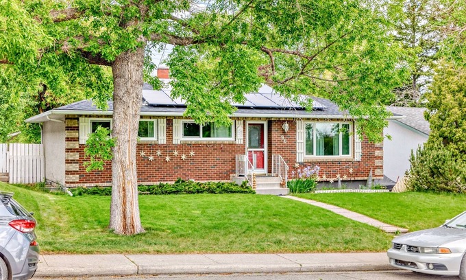 Southeast Calgary House | "Transit-friendly, Cozy Retreat in Southeast Calgary"