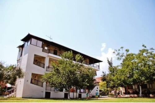 Paralia Skotinis Apartment | Trantas Rooms