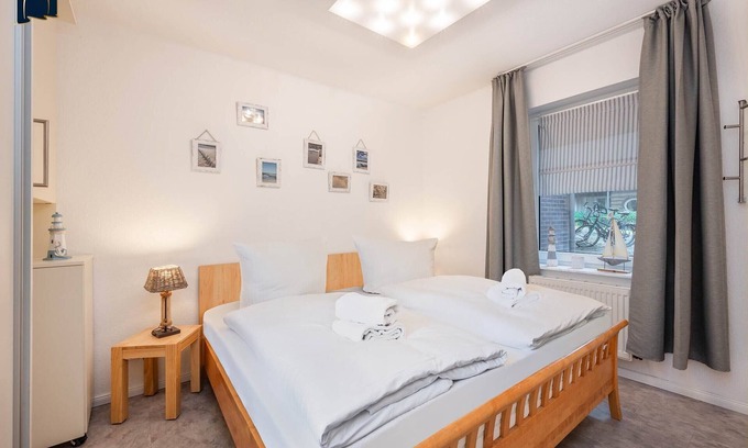 Koserow Apartment | Traumhafte Ferienwohnung 50m von der Seebrücke in Koserow, mit Wlan und Terrasse