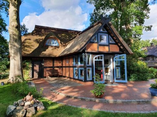 Sankt Dionys House | Traumhaftes Reetdachhaus "Grote Eken" in der Lüneburger Heide