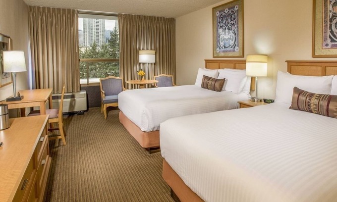 Wilburton Hotel | Travel Destination! Onsite Parking and Pool, Near Bellevue Downtown Park