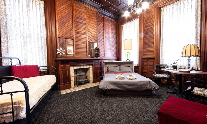South Side Flats Hotel | Traveler's Rest Hotel