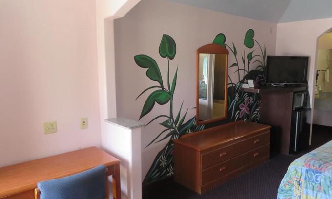 Liberty Hotel | Travelers Inn and Suites Liberty