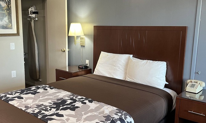 Downtown Eugene Hotel | Travelers Inn Eugene University