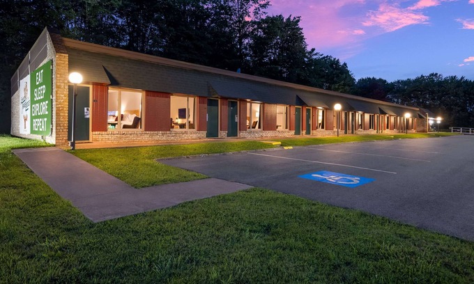 Emlenton Hotel | Travelodge By Wyndham Emlenton