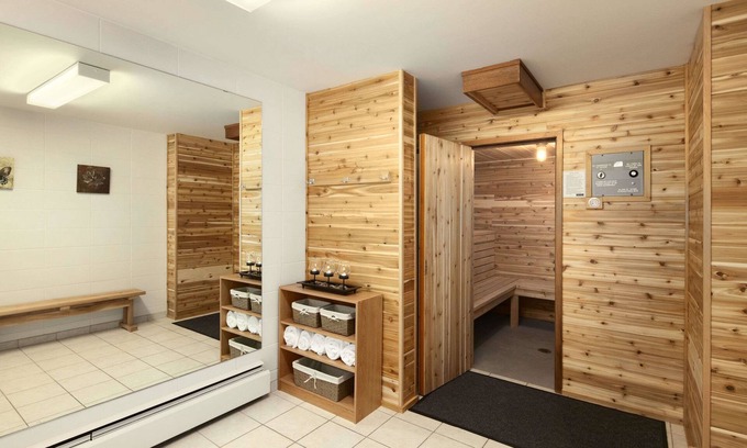 Regional District of Nanaimo Hotel | Travelodge by Wyndham Nanaimo