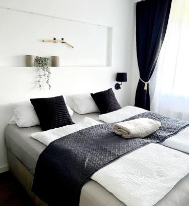 Ronnau Apartment | Travemünde Ruheoase mit Pool Sauna Parkplatz