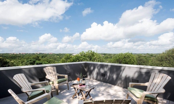 Greater South River City House | Travis Heights Art House