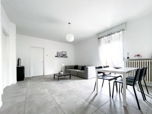 Cava Manara Apartment | Tre Re - Spazioso appartamento con parcheggio