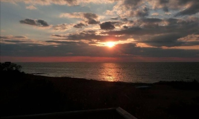 Ocracoke Cottage | Treasure Chest/Charming 1 BR Waterfront Accommodation