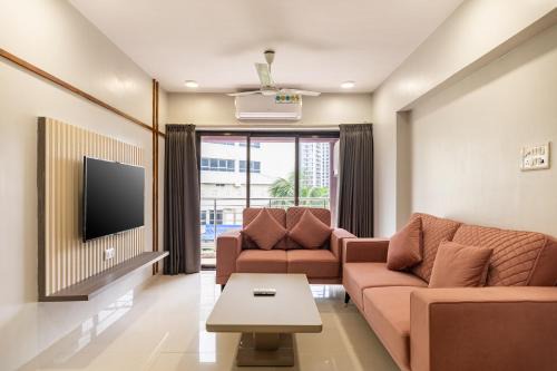 Bandra East Apartment | Treat Homes Service Apartment in BKC Sindhuratna 503