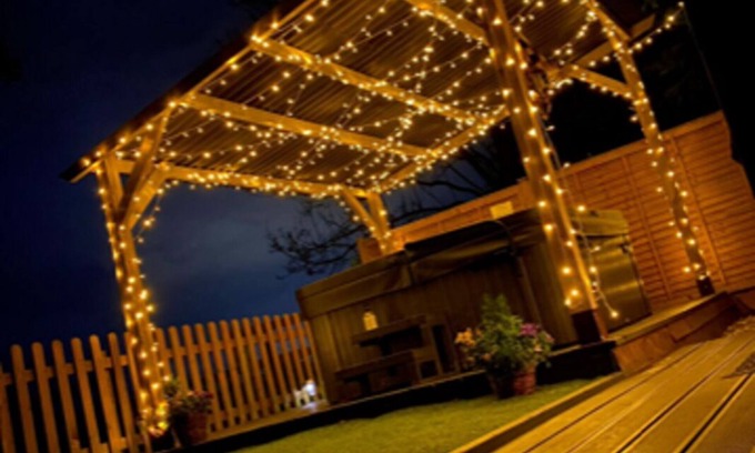 Bridgwater Cabin | Treat yourself to a chritmasy break in our beautiful lodge with private hot tub