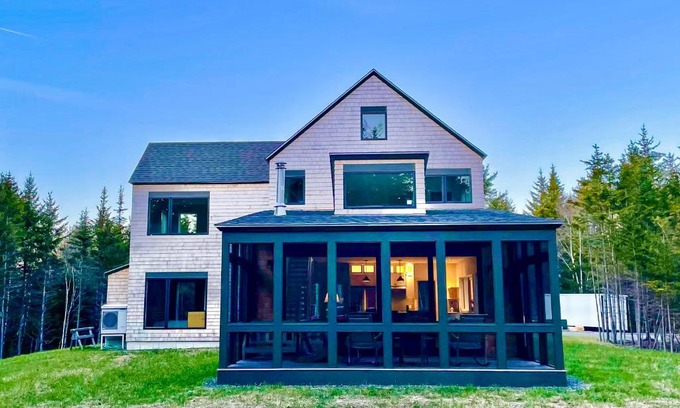 Tenants Harbor House | Tree House at Harts Neck