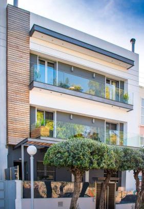 Dafni-Ymittos Apartment | Tree Olive Athens
