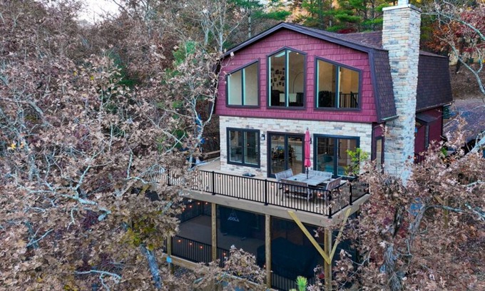 Basye Ski Chalet | Tree-top serenity! | Big sky views & private hot tub under the stars | Bryce Resort