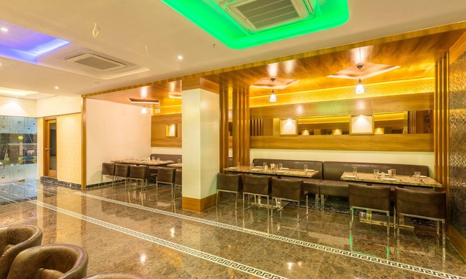 Vijayawada Hotel | Treebo Empire