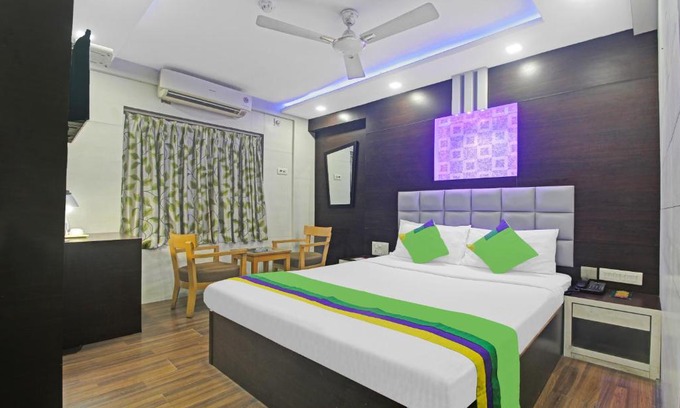 Bhowanipore Hotel | Treebo Mangalam