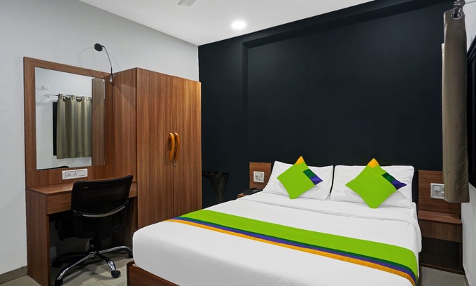 Surat Hotel | Treebo Trend Wow, Surat Station