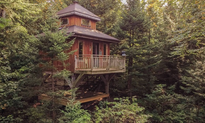 Saint-Faustin-Lac-Carre House | Treehouse #03 (Lakefront)