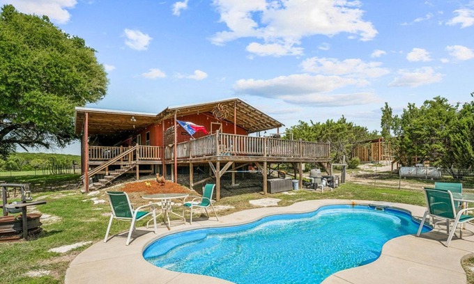 Paluxy Cabin | Treehouse Cabin CedarPoint Cabin