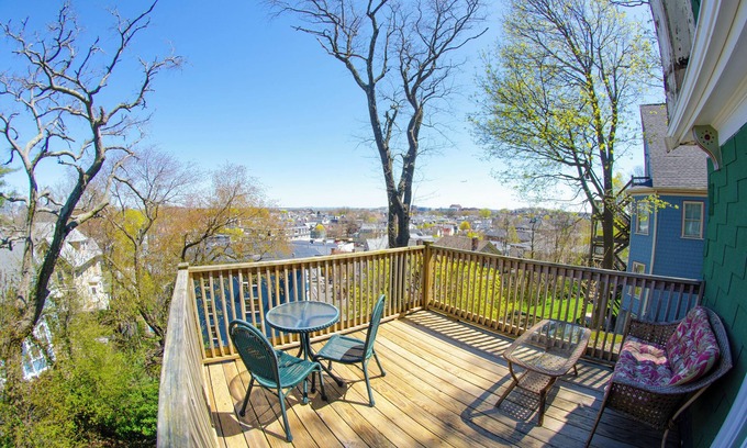 Jones Hill Apartment | Treetop/Balcony Suite with ocean view; safe, near subway