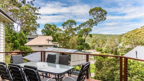 Hardys Bay House | 'Treetops On The Bay - Water Views' by Accom Holidays