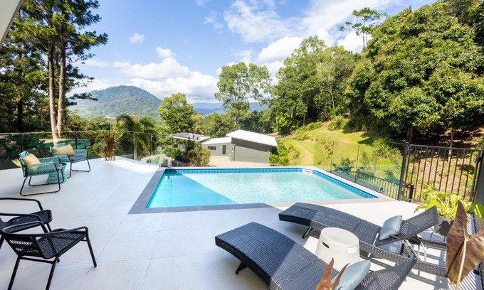 Brinsmead House | Treetops Retreat