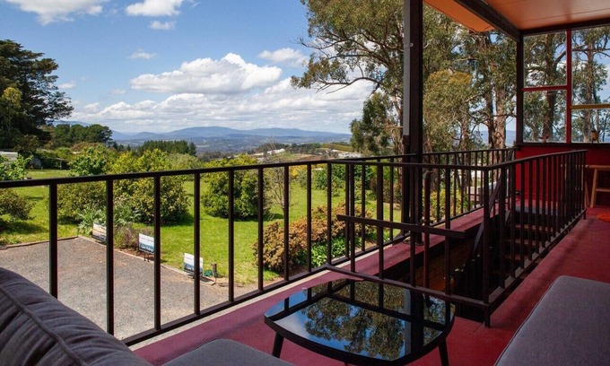 Silvan Apartment | Treetops Vista Suite Silvan 7 night discounts